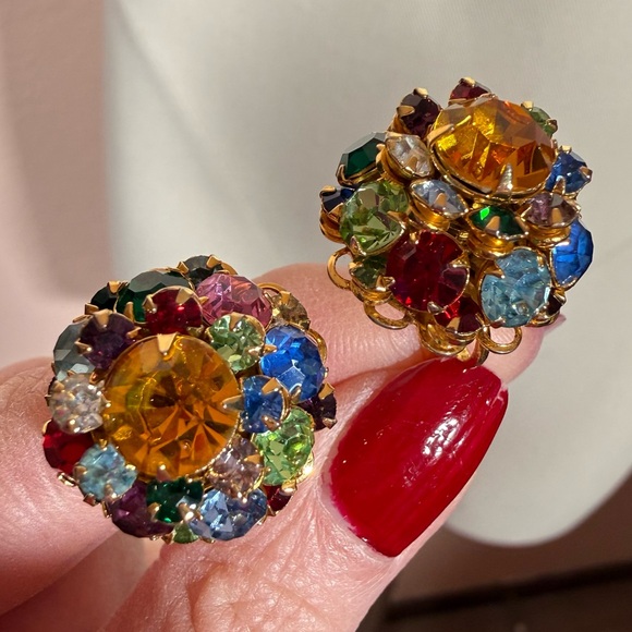 Vintage 1940s art deco retro fruit salad Rhinstone tutu cluster clip earrings